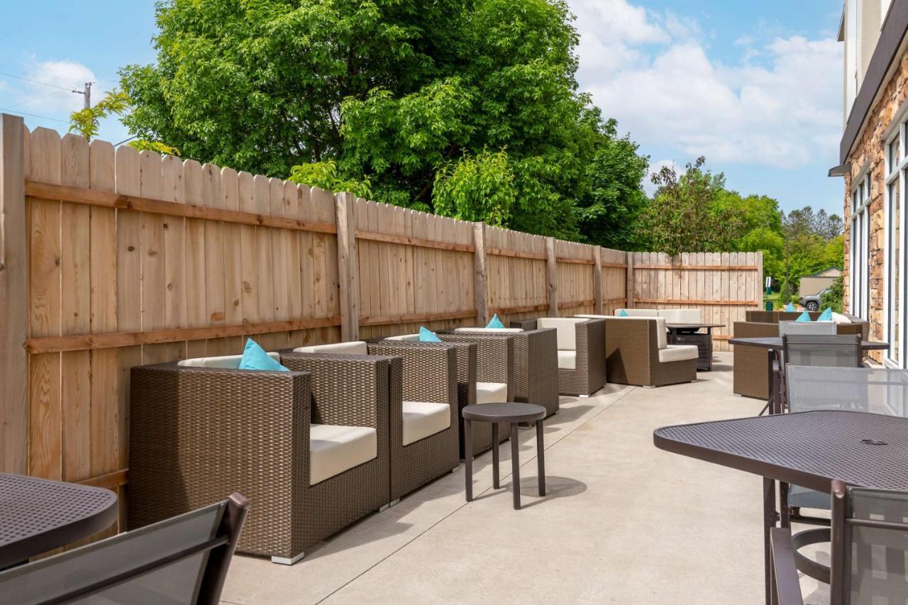 Hotel Western Isanti